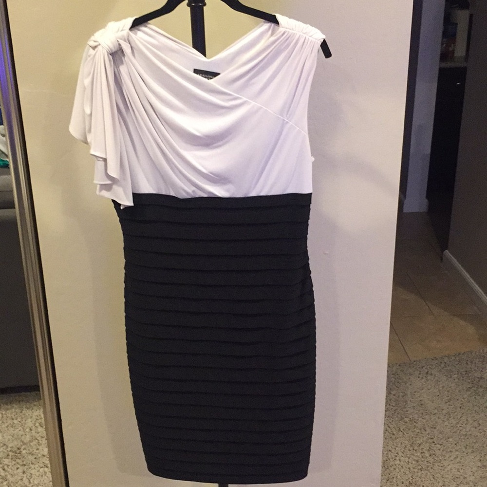 Black&white dress. Adrianna Papell size 10